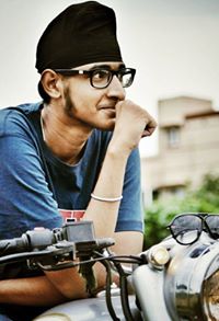 Ravneet Review writer